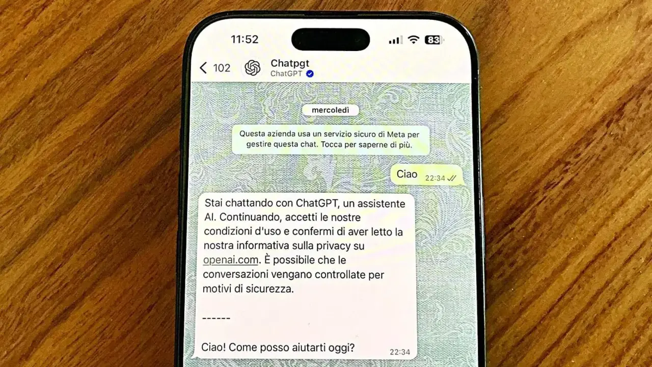 Schermata di un digichat con ChatGPT, un assistente AI. La conversazione è in italiano e mostra un messaggio di benvenuto e termini di servizio.