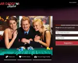 Sito Sugar Daddy Italia: uomo sorridente con due donne, in cerca di Sugar Daddy.