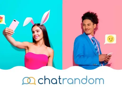 Ragazza con orecchie da coniglio fa selfie, ragazzo in giacca blu. Chatrandom recensioni: incontri virtuali divertenti.