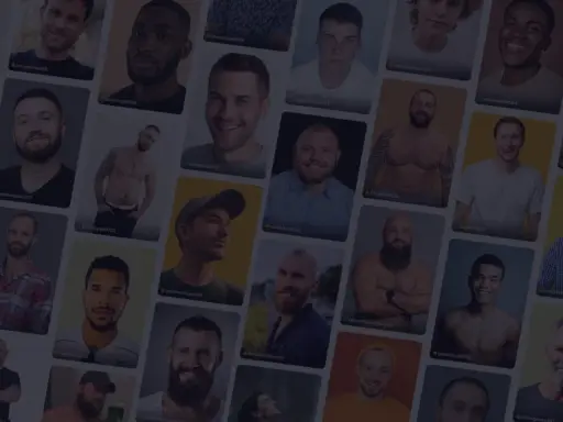 Griglia di profili di uomini per incontri, un vero e proprio catalogo di potenziali incontri gay di gi chat.