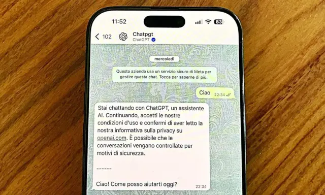 Schermata di un digichat con ChatGPT, un assistente AI. La conversazione è in italiano e mostra un messaggio di benvenuto e termini di servizio.