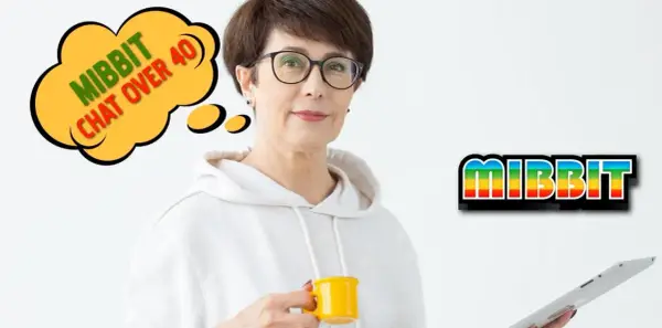 Donna sorridente con tazza gialla e tablet, pensa a Mibbit chat over 40. Logo Mibbit colorato.